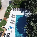 Saint Donat Hotel *