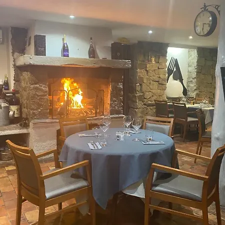 Saint Donat Hotel *