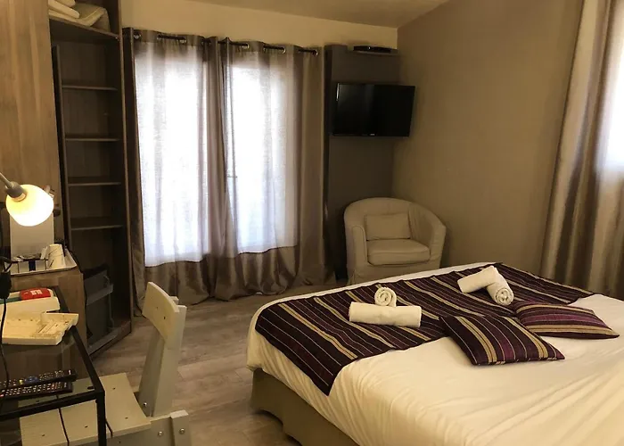 Saint Donat Hotell *